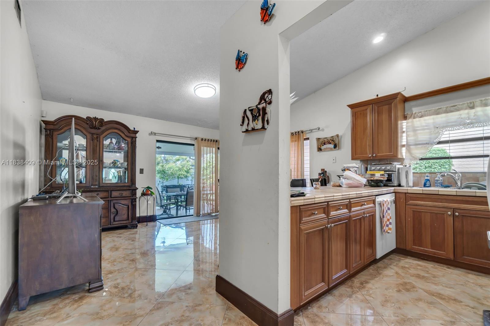 THE CEDARS OF KENDALL - Residential