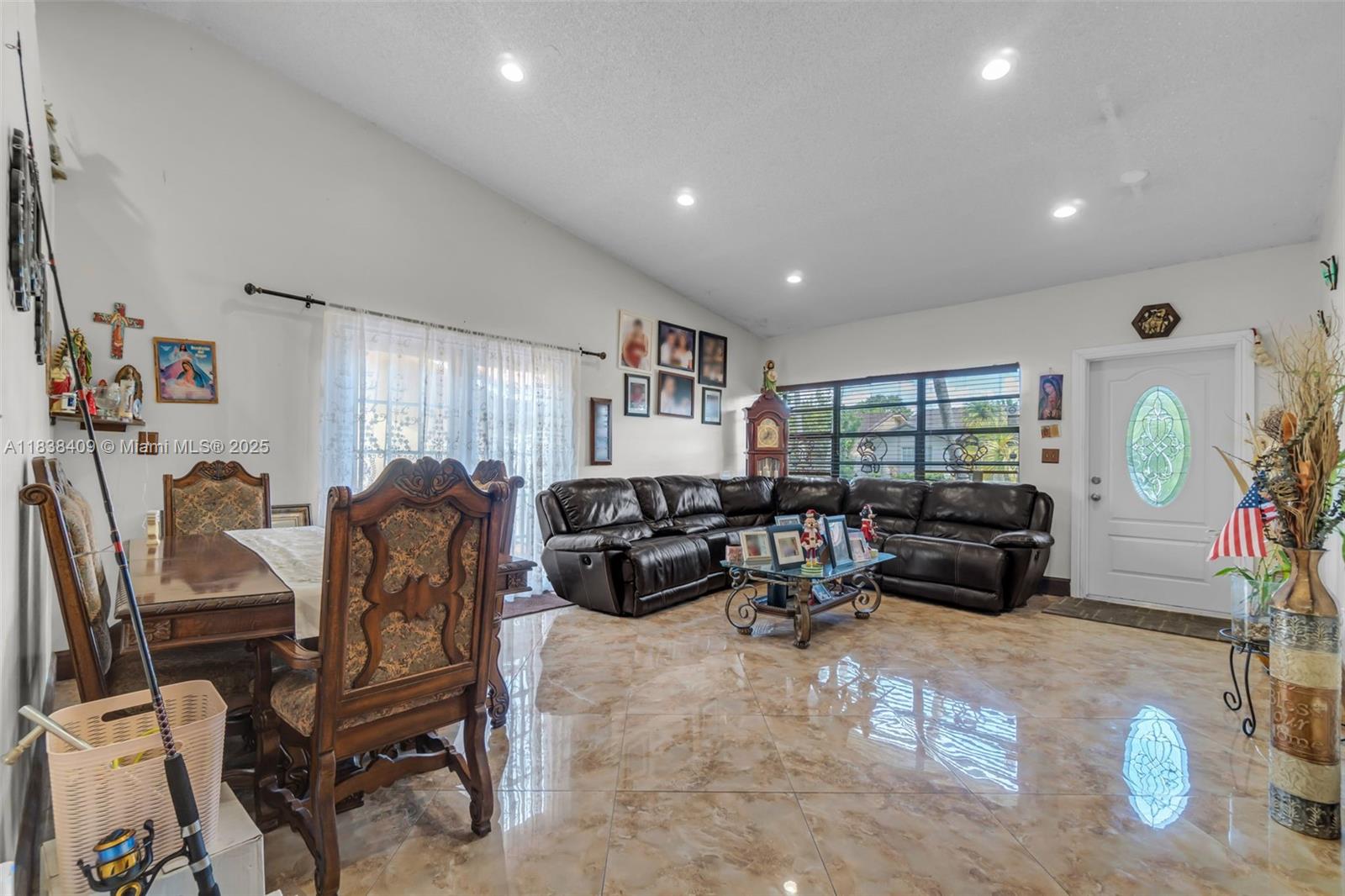 THE CEDARS OF KENDALL - Residential