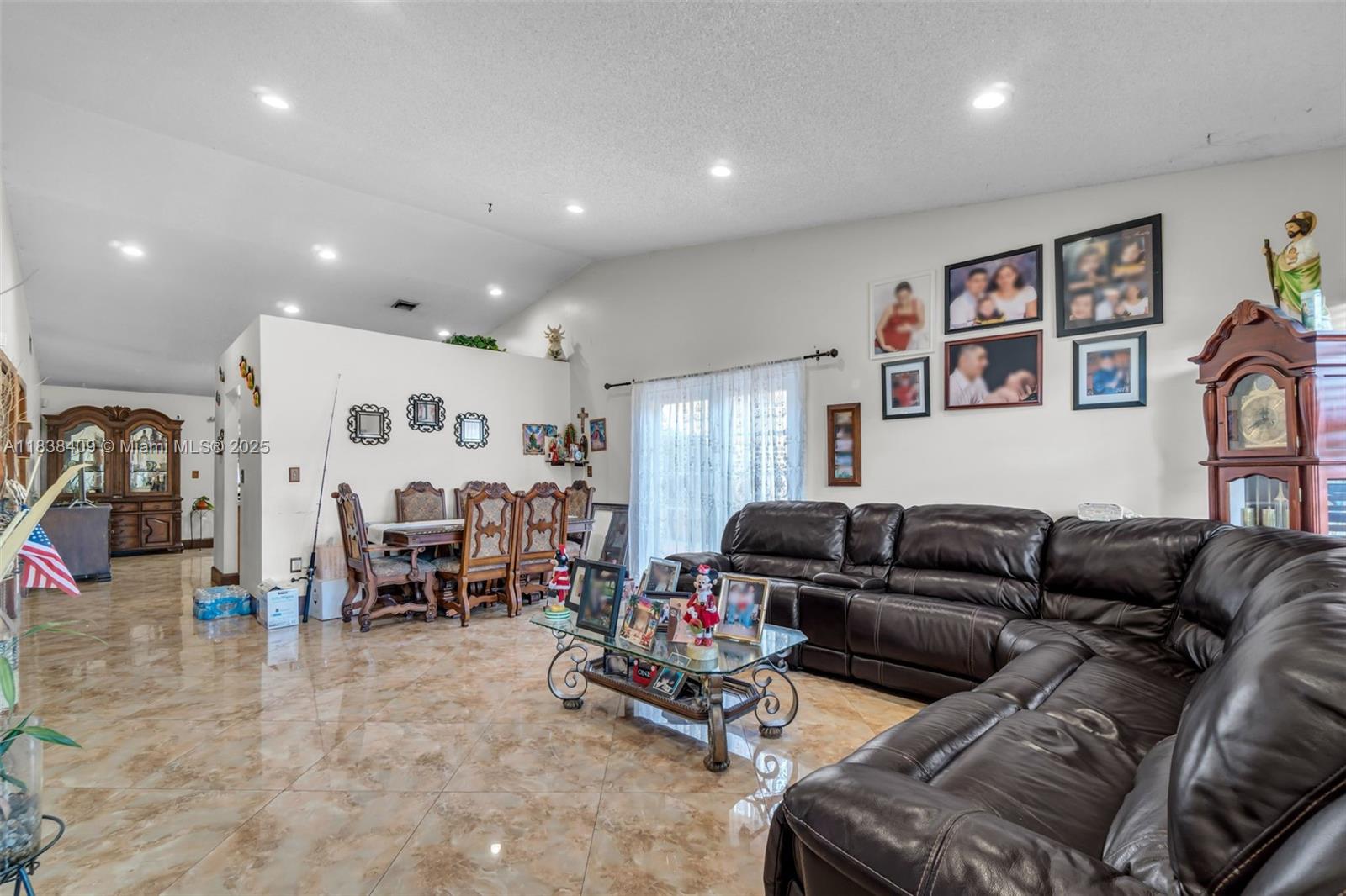 THE CEDARS OF KENDALL - Residential