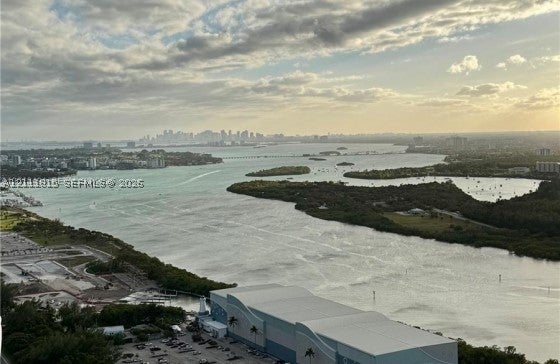 15811 Collins Ave 4102