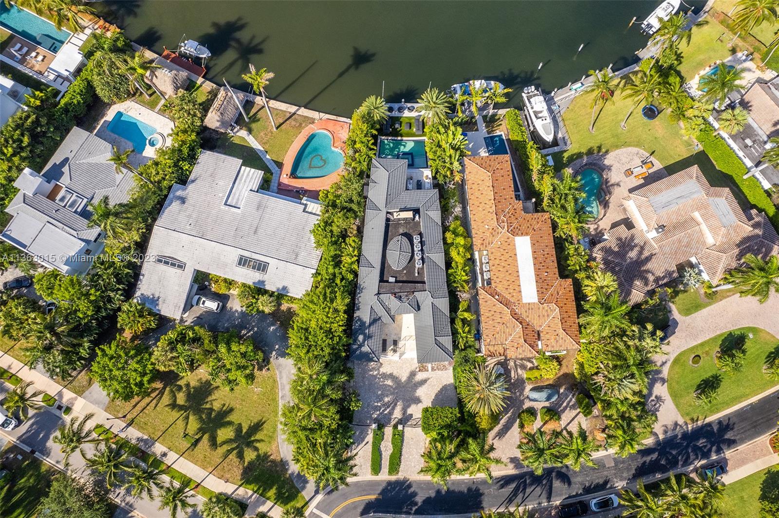 GOLDEN BEACH SEC D - Residential