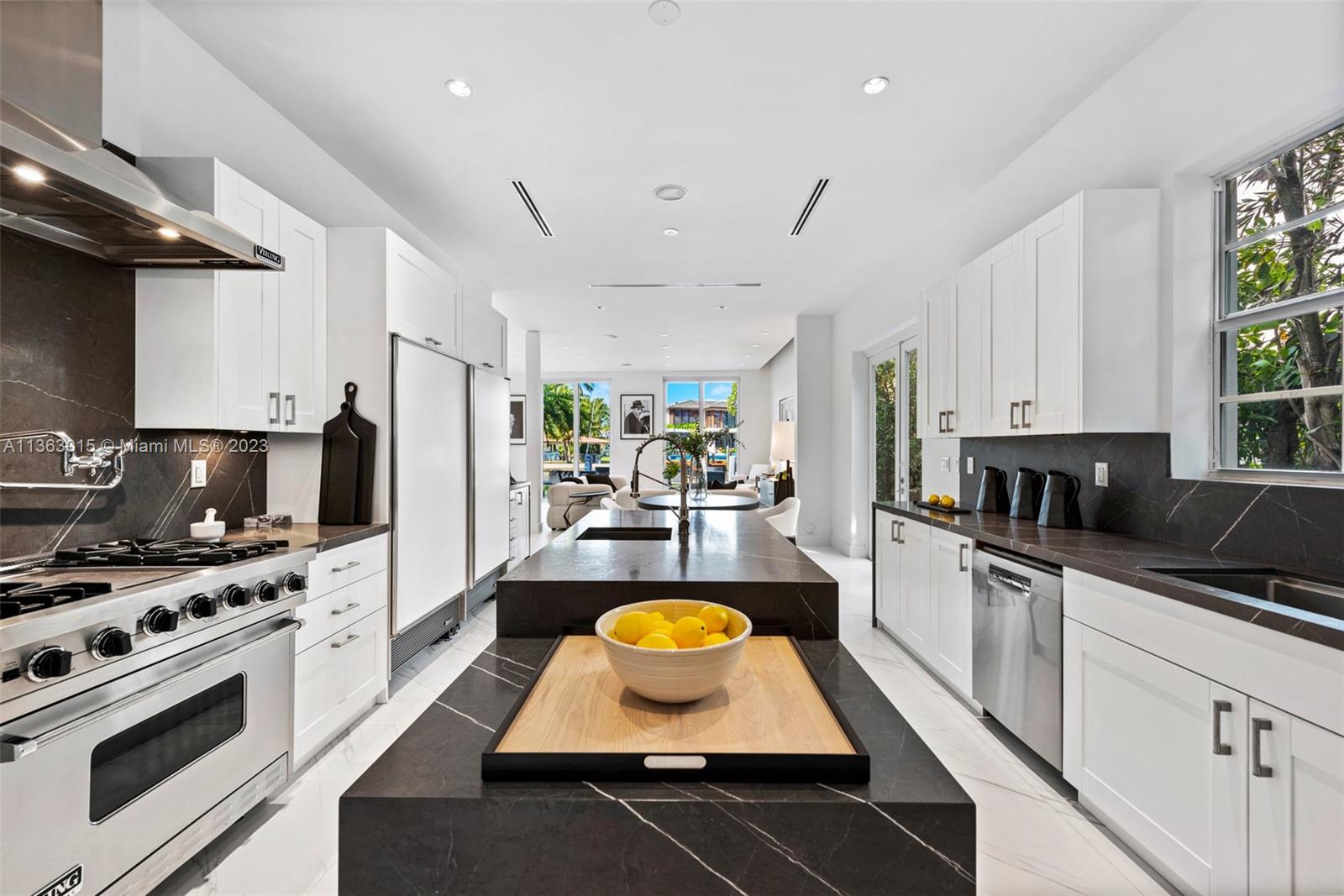 GOLDEN BEACH SEC D - Residential