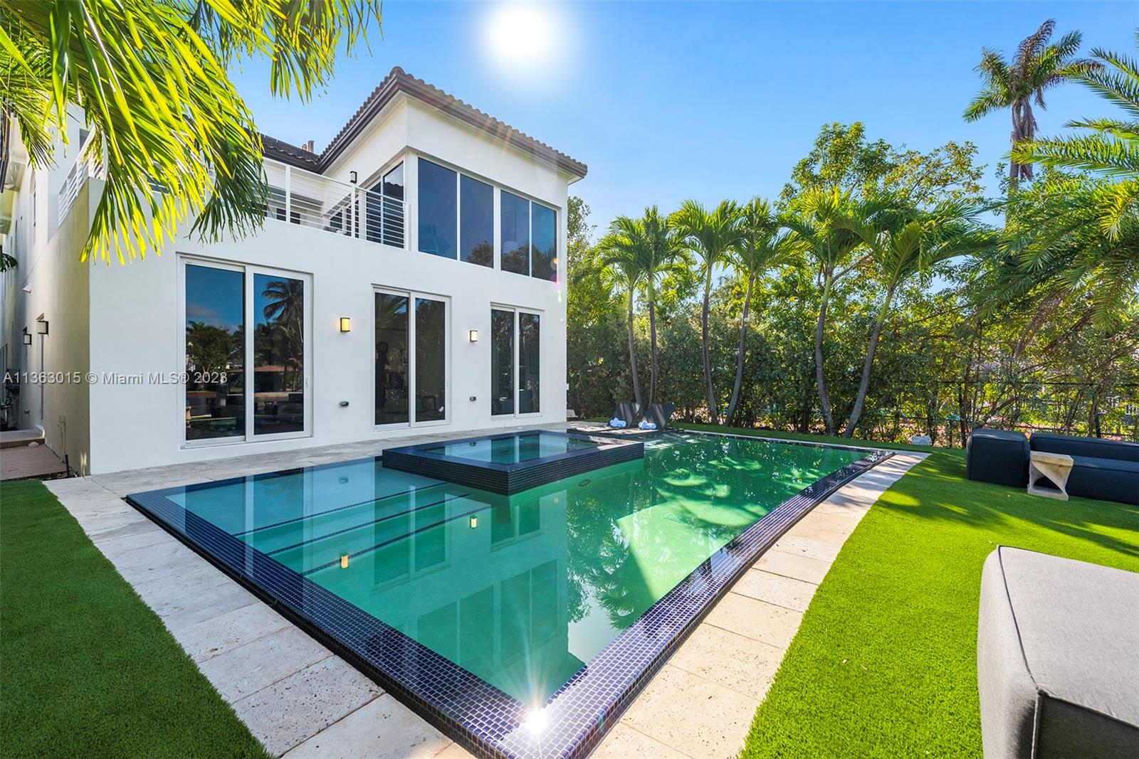 GOLDEN BEACH SEC D - Residential