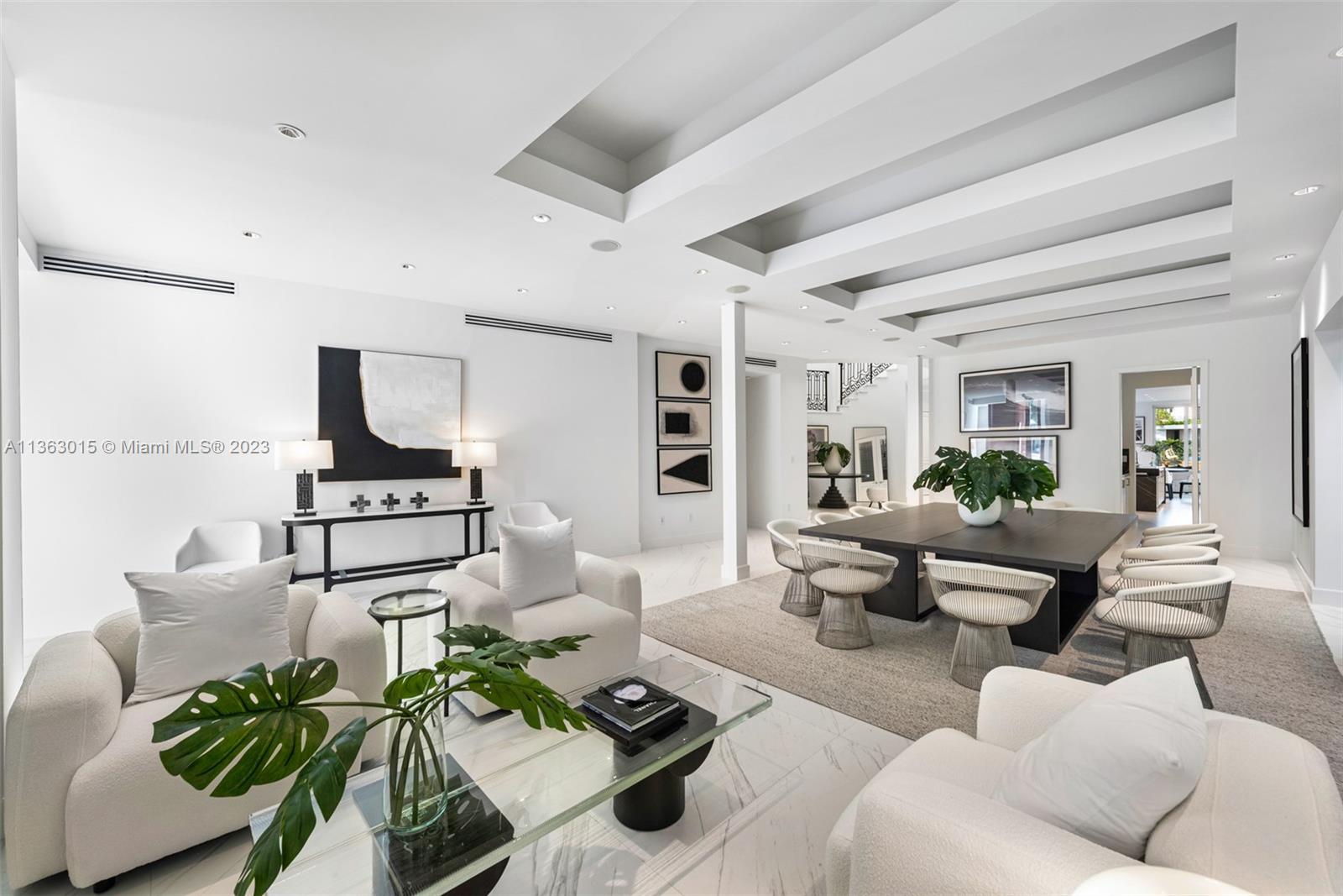 GOLDEN BEACH SEC D - Residential