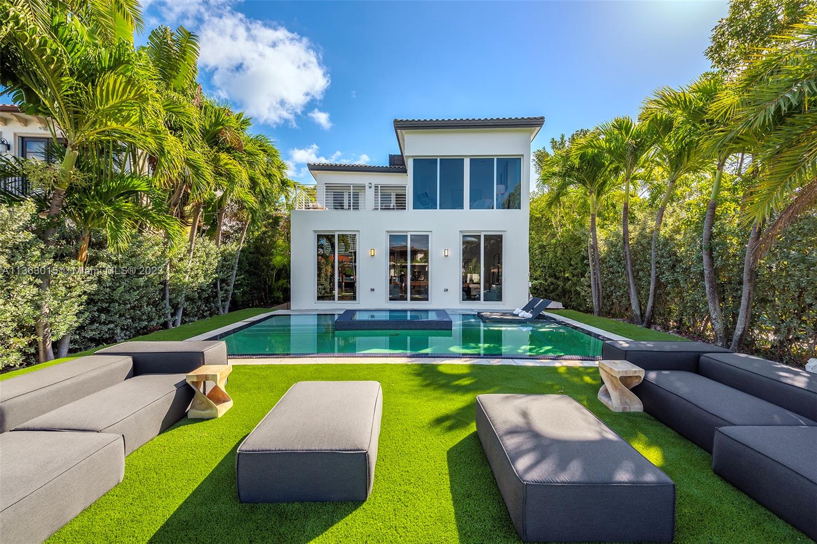 GOLDEN BEACH SEC D - Residential