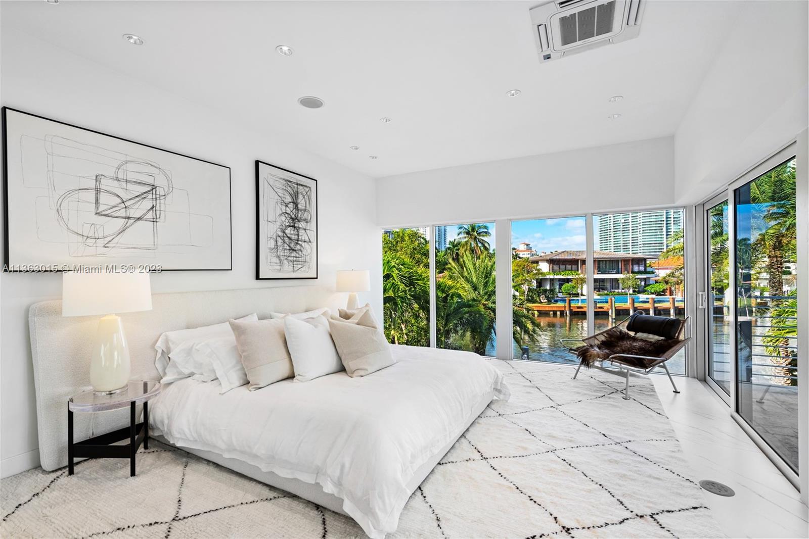 GOLDEN BEACH SEC D - Residential