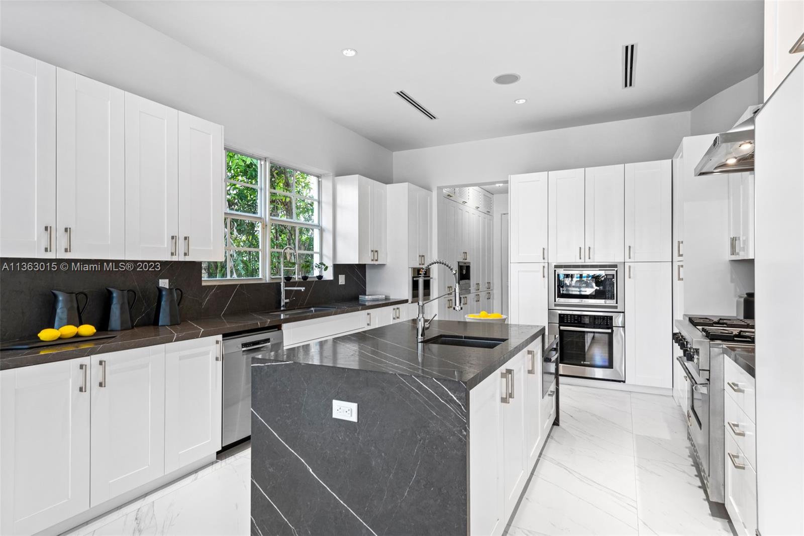 GOLDEN BEACH SEC D - Residential