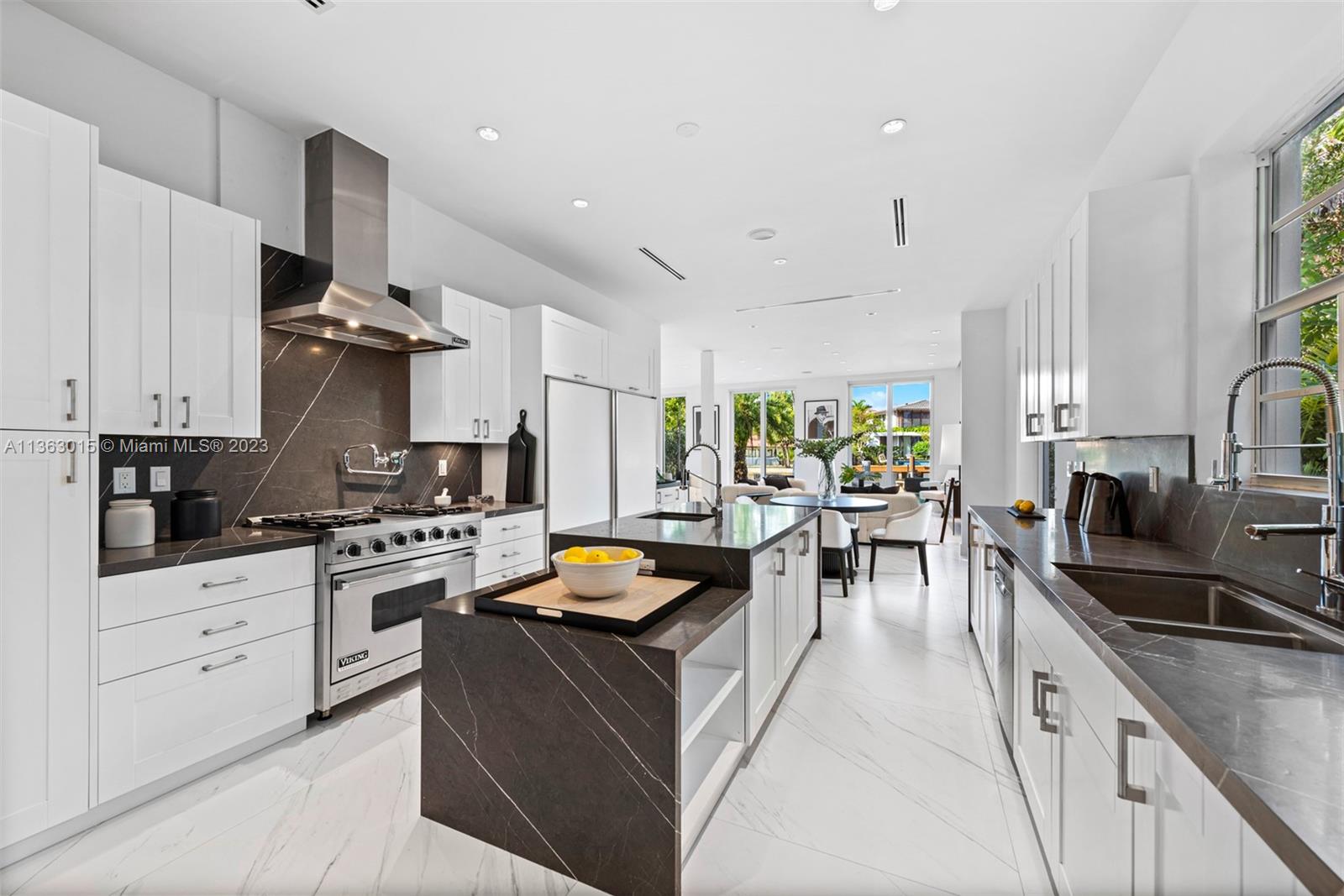 GOLDEN BEACH SEC D - Residential