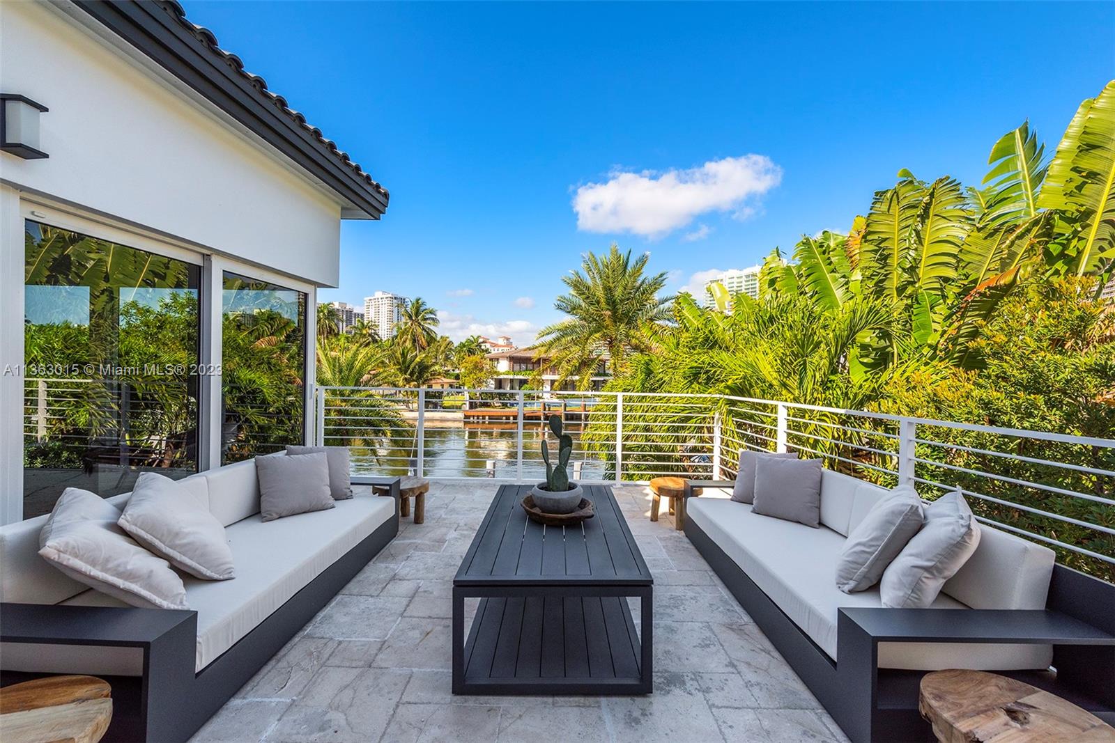 GOLDEN BEACH SEC D - Residential