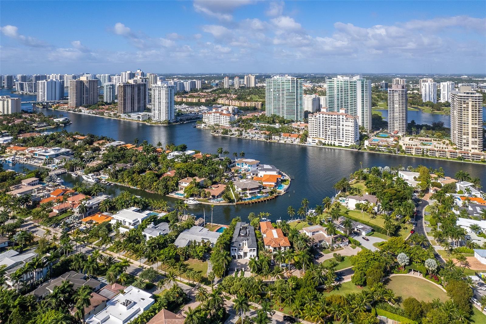 GOLDEN BEACH SEC D - Residential