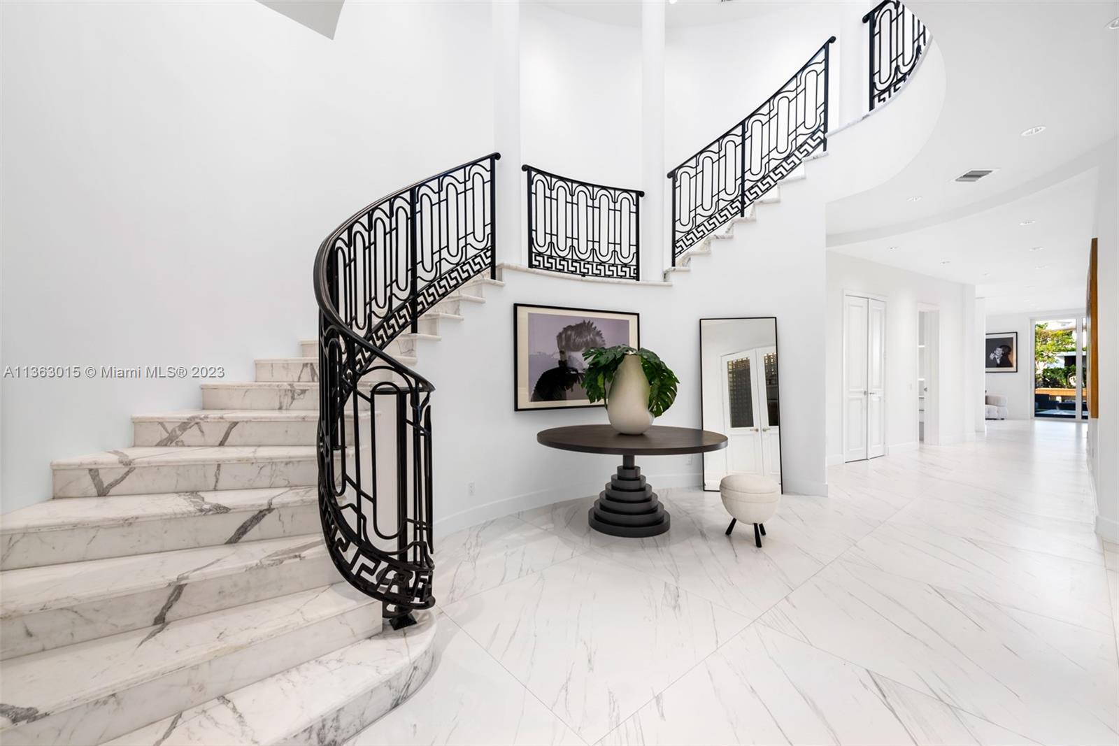 GOLDEN BEACH SEC D - Residential