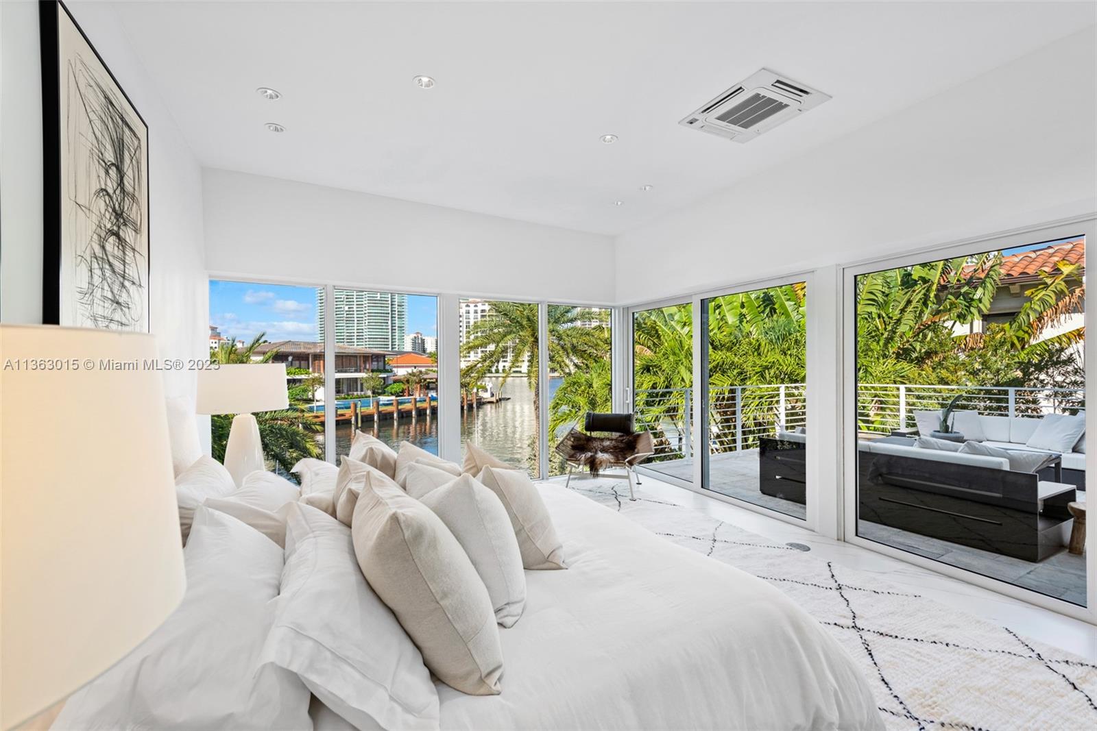 GOLDEN BEACH SEC D - Residential