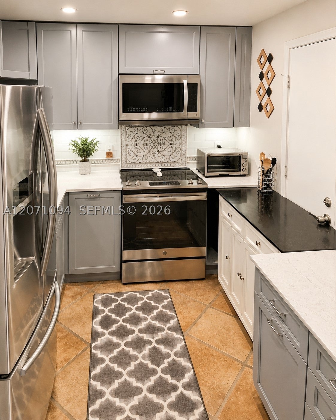 800 West Ave 817