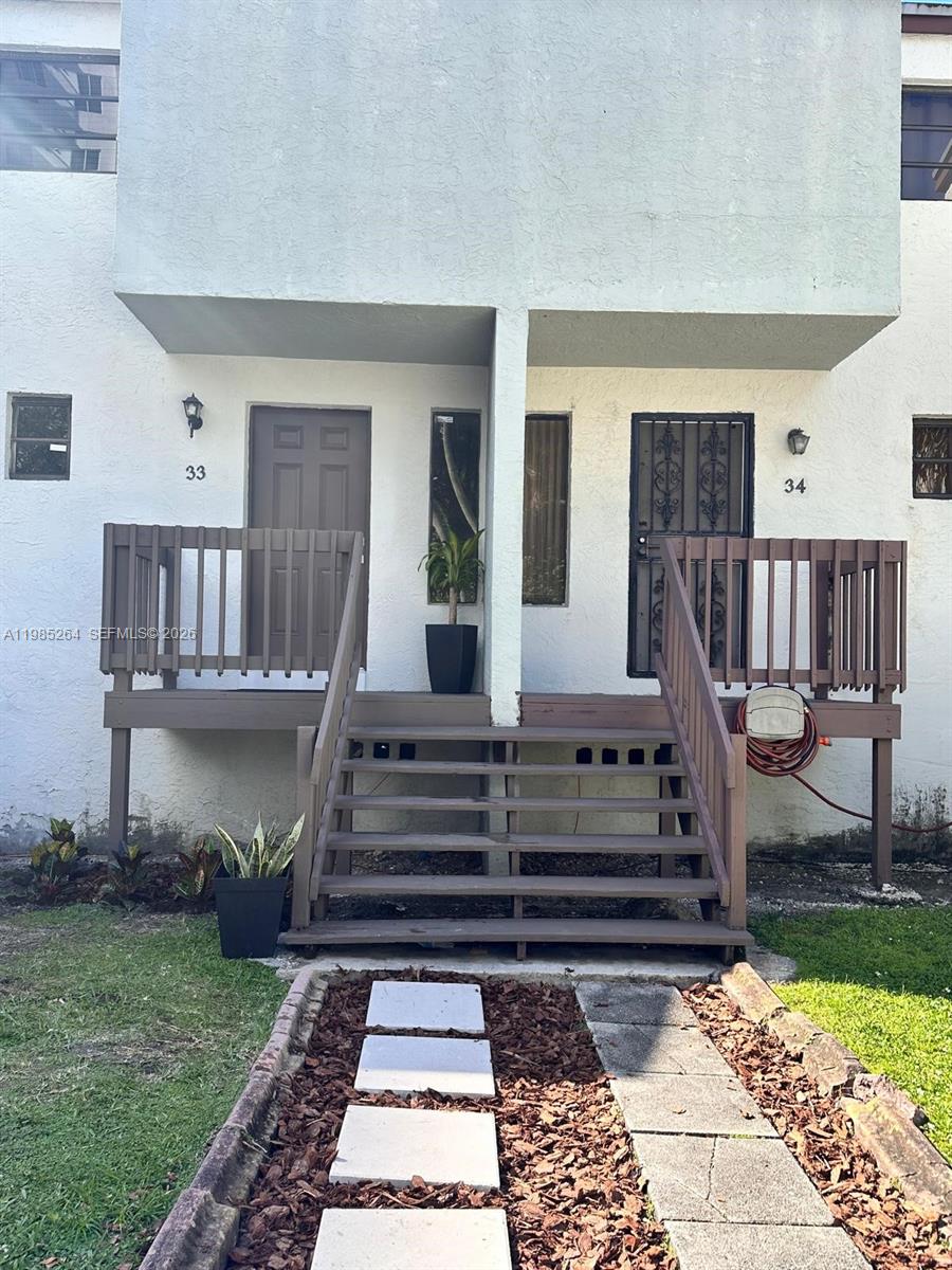 RIVER CLUB TOWNHOUSE COND - Residential Lease