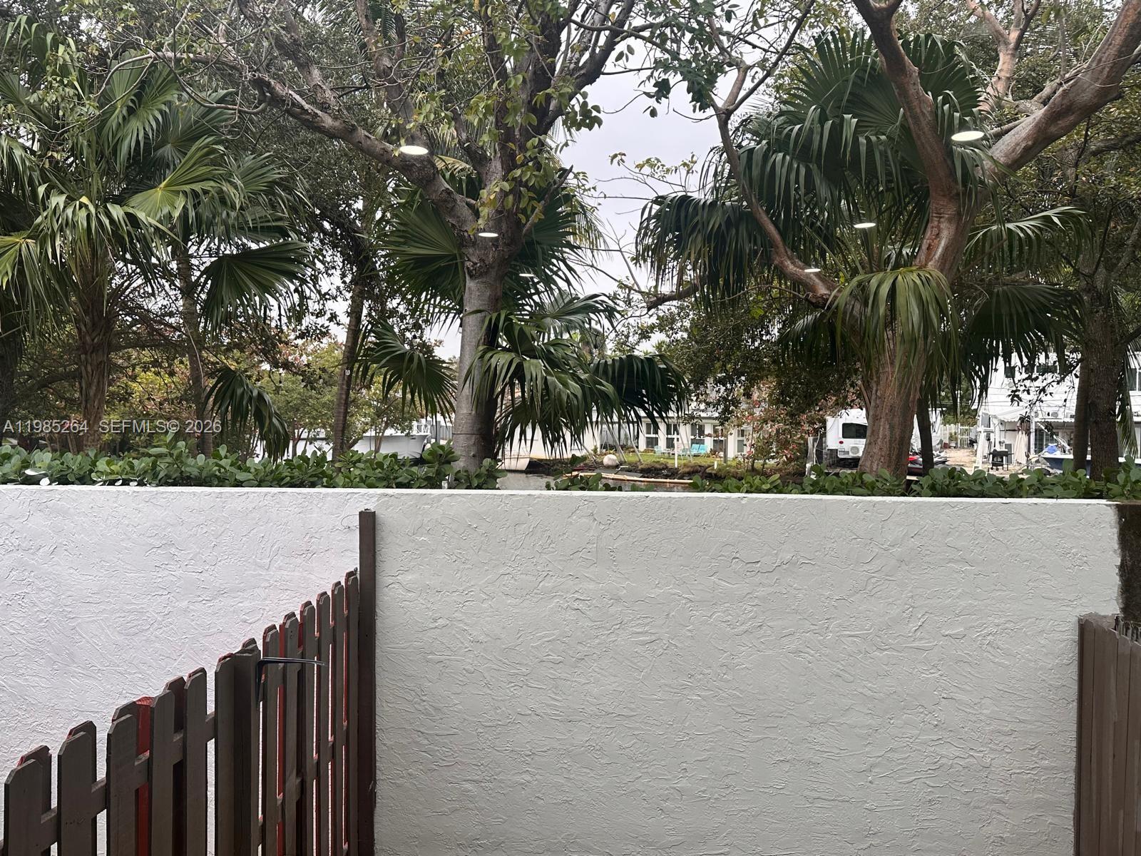 RIVER CLUB TOWNHOUSE COND - Residential Lease