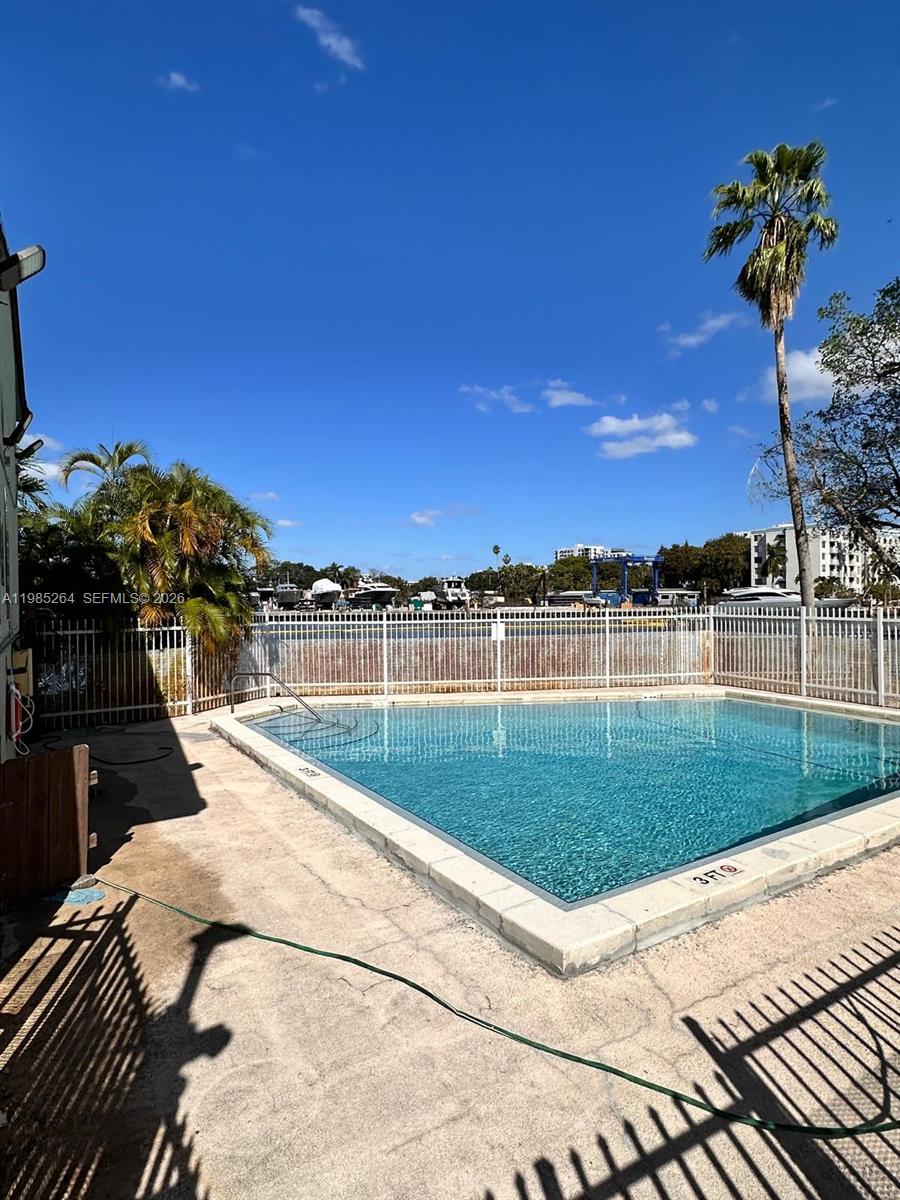 RIVER CLUB TOWNHOUSE COND - Residential Lease