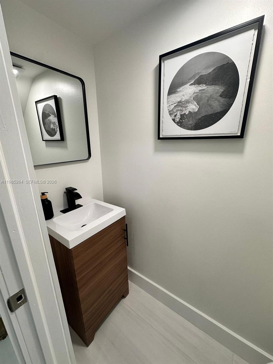 RIVER CLUB TOWNHOUSE COND - Residential Lease