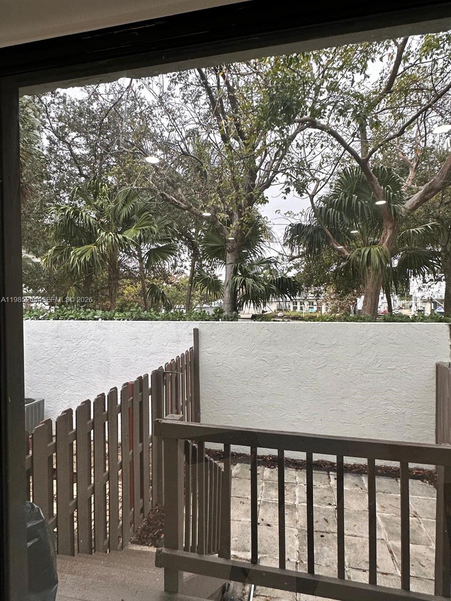 RIVER CLUB TOWNHOUSE COND - Residential Lease