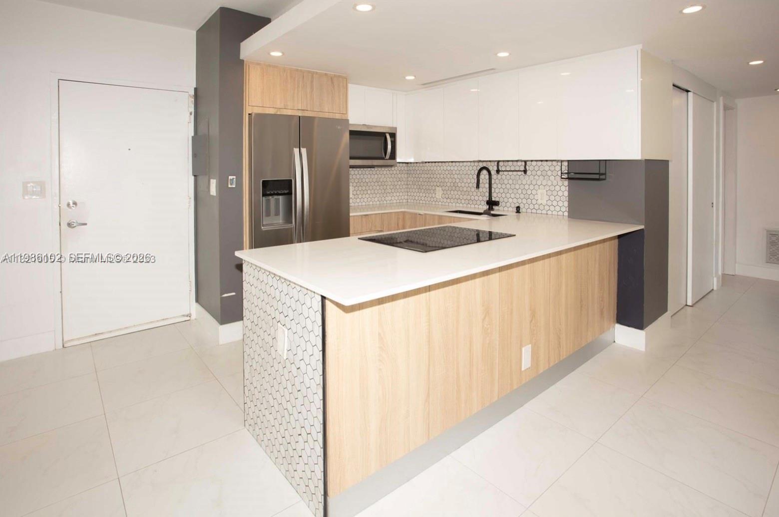 PARKVIEW POINT CONDO - Residential Lease