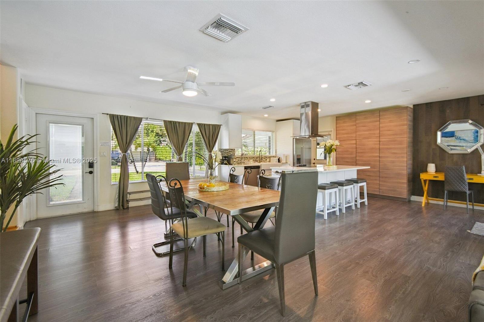 COVE 3RD SEC - Residential