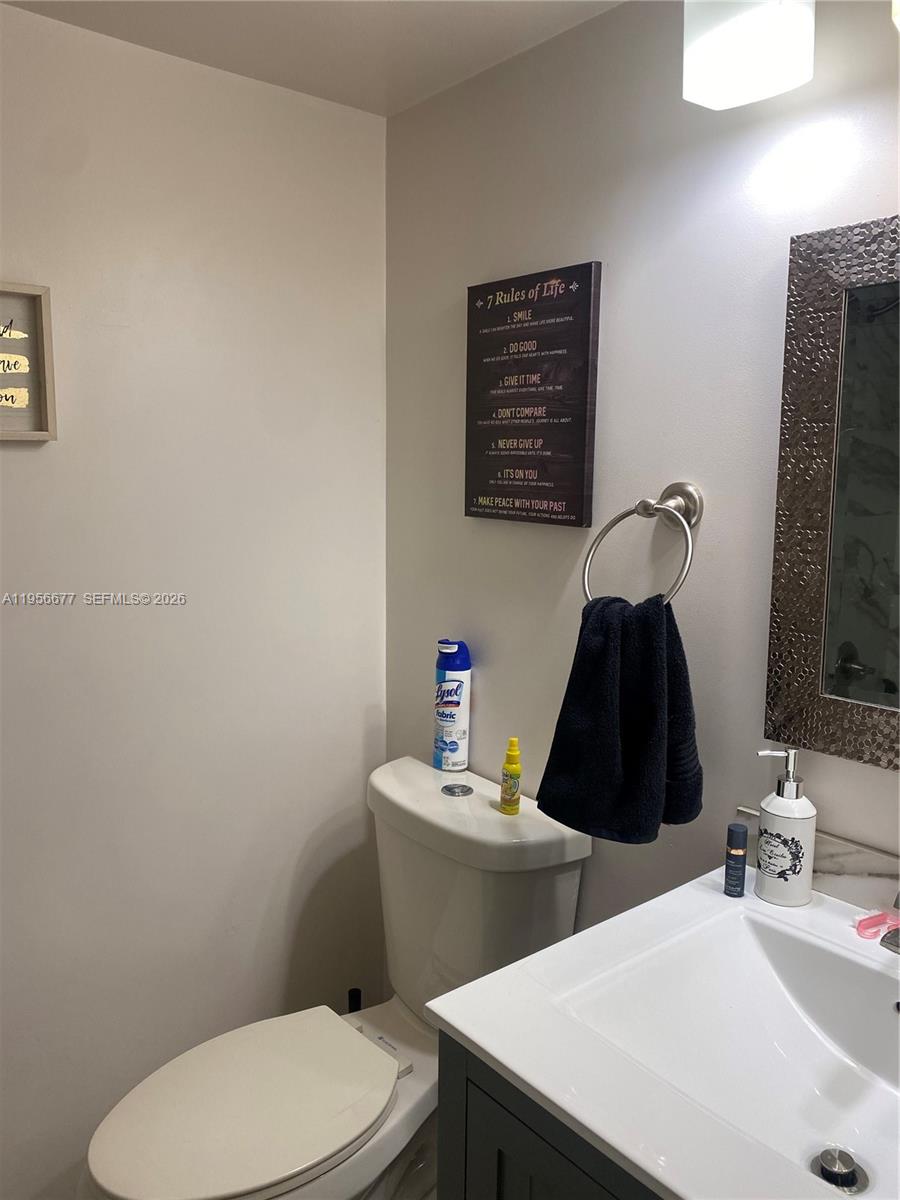 200 LESLIE CONDO - Residential