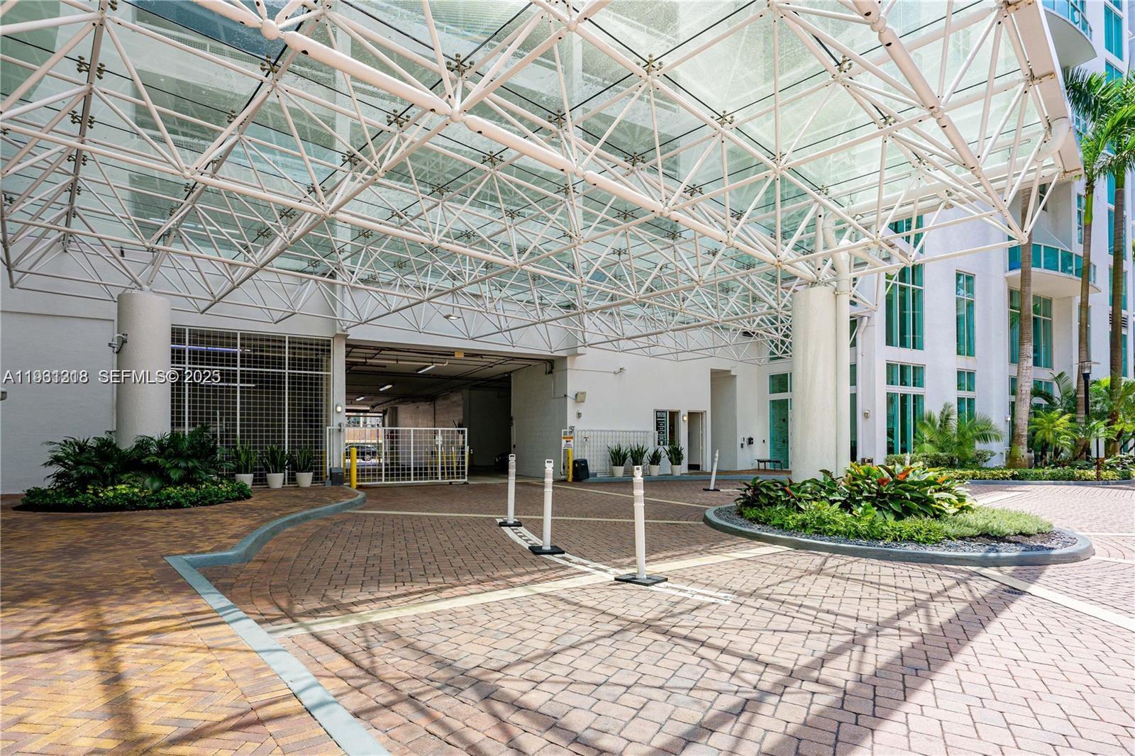 BRICKELL ON THE RIVER N T - Residential Lease