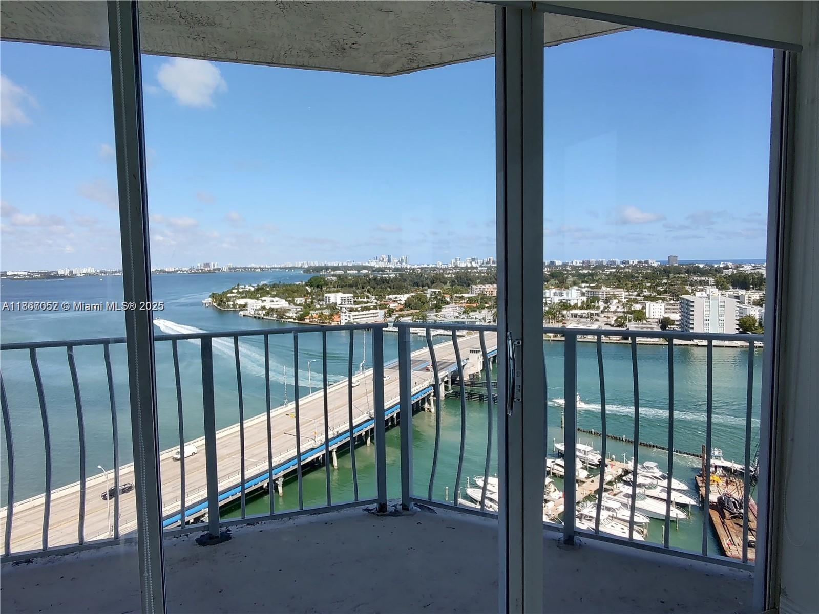 7601 E Treasure Dr 2018
