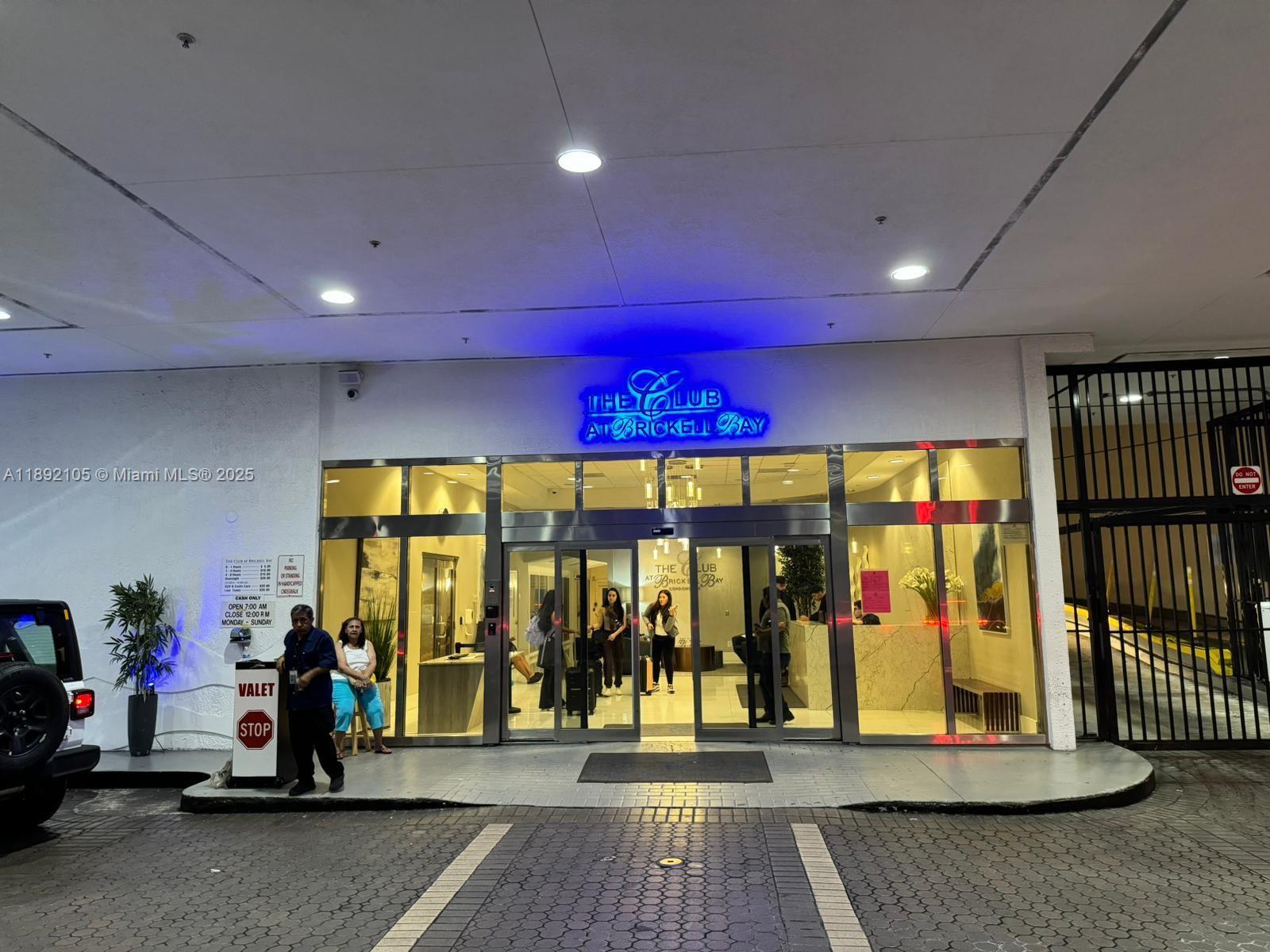 THE CLUB AT BRICKELL BAY - Residential