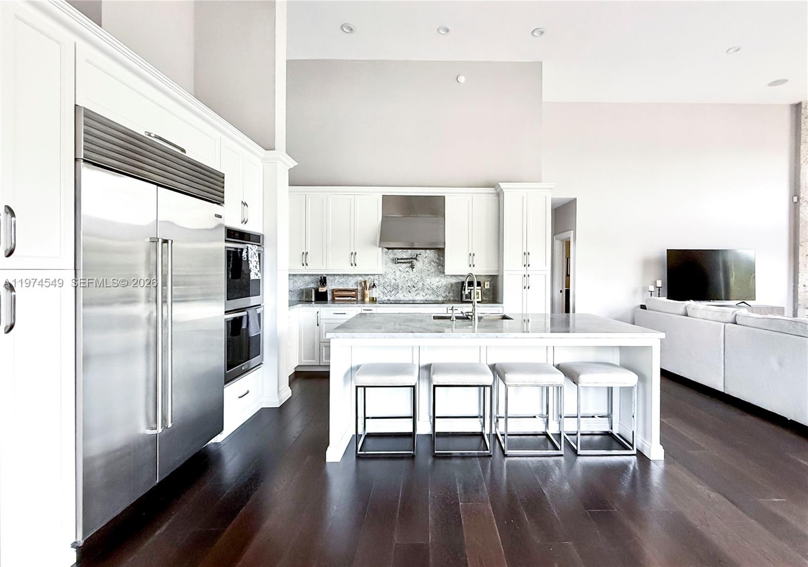 SECTOR 6 - Residential Lease