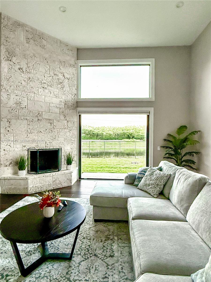 SECTOR 6 - Residential Lease