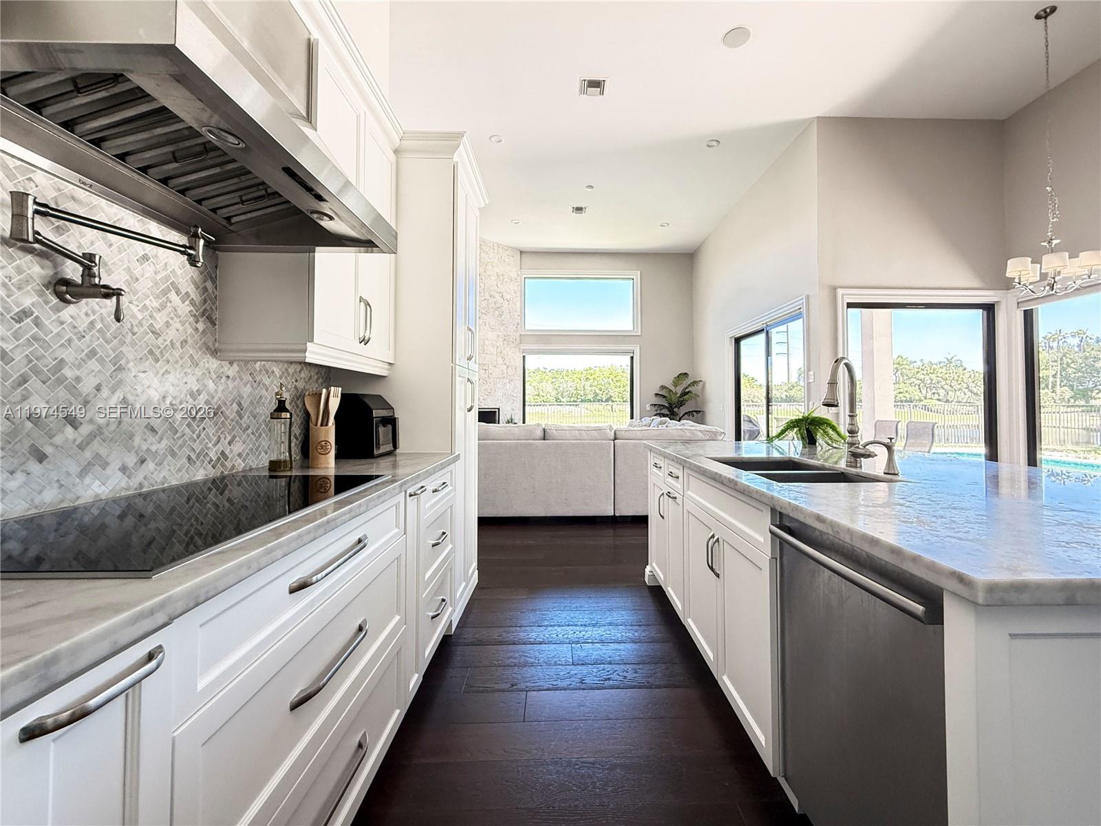 SECTOR 6 - Residential Lease