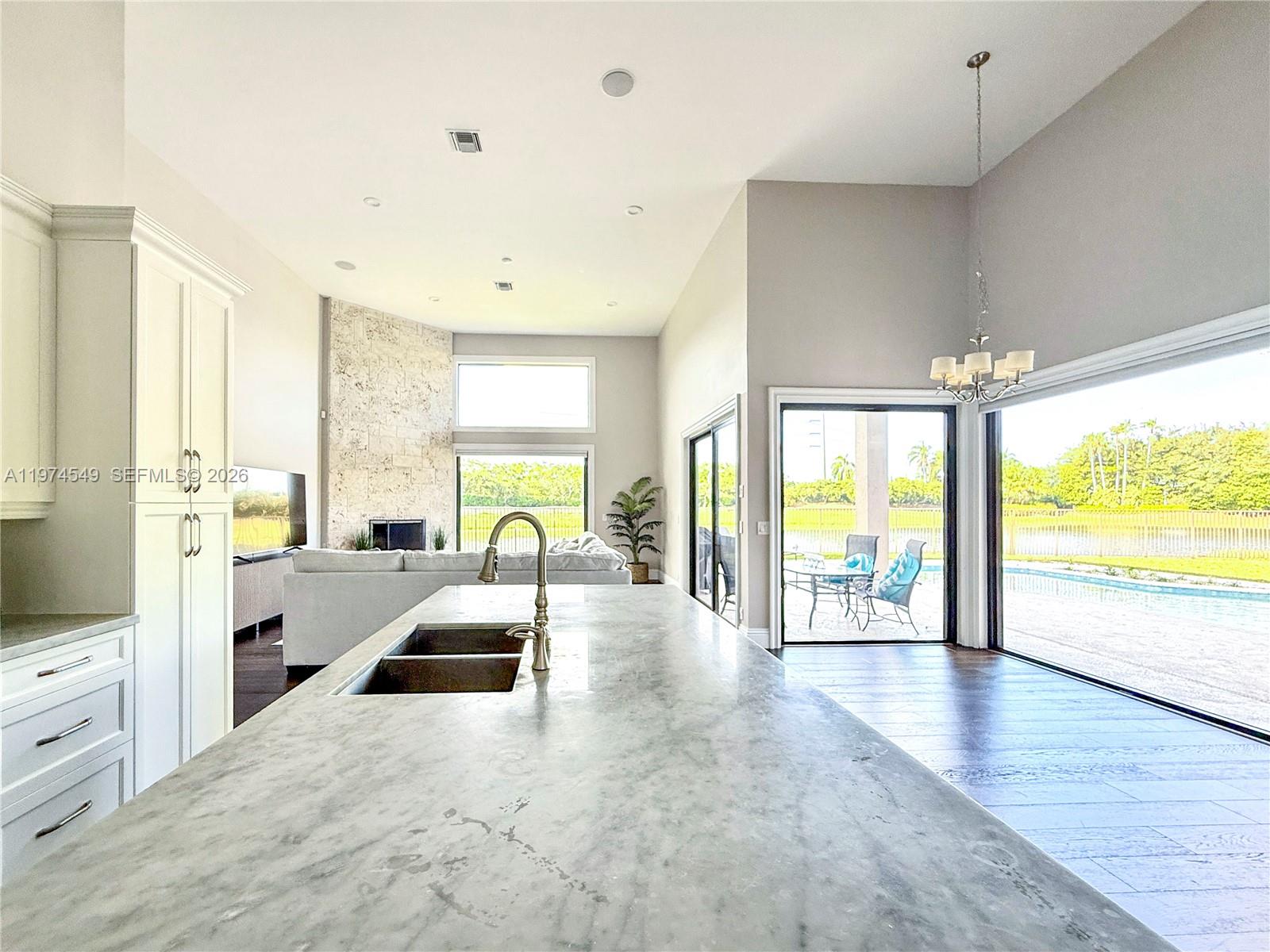 SECTOR 6 - Residential Lease