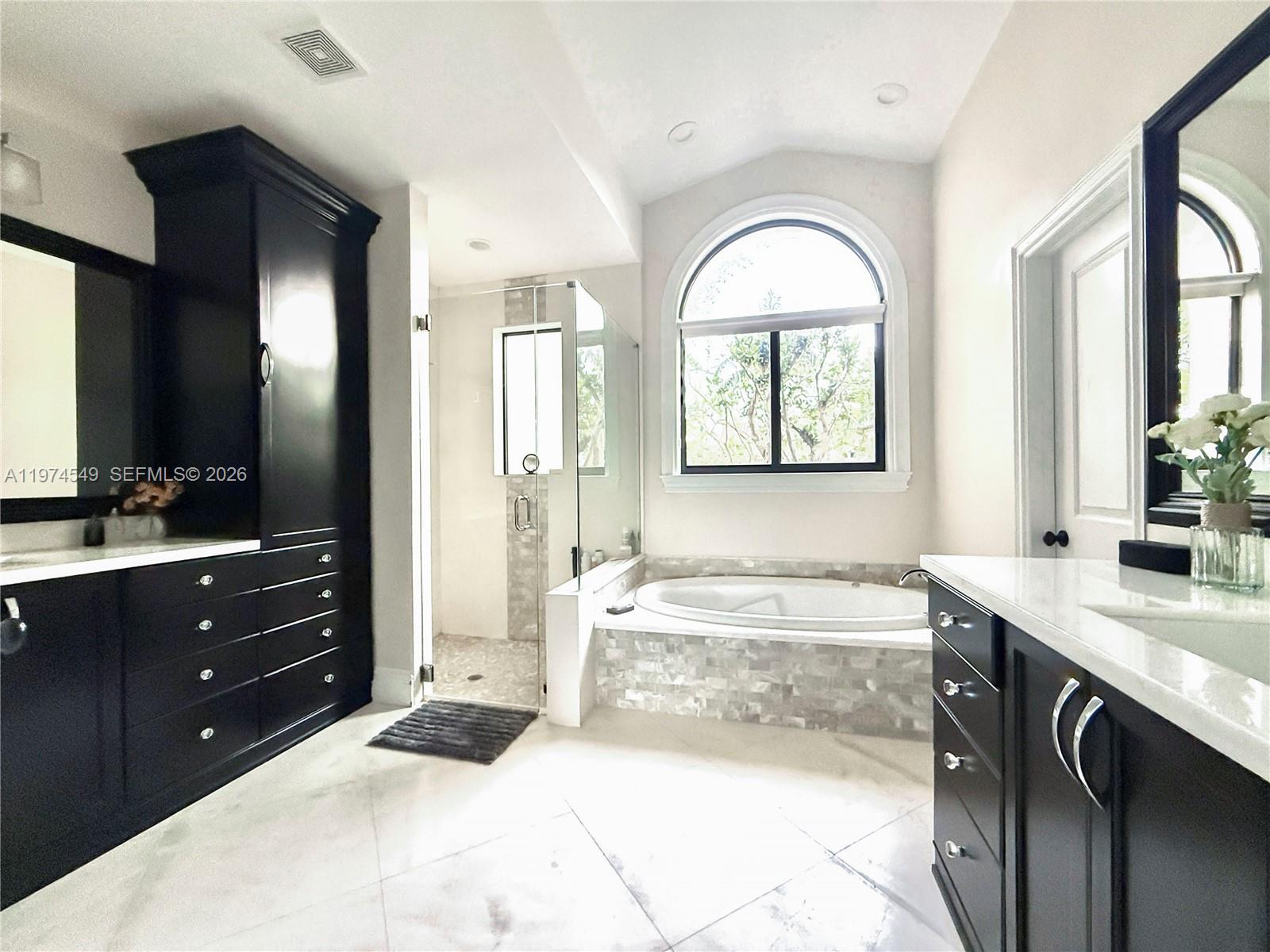 SECTOR 6 - Residential Lease