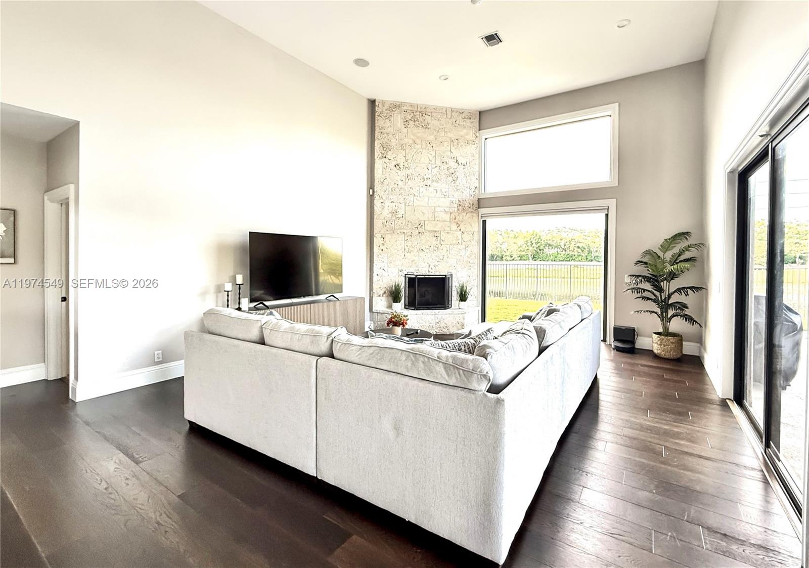 SECTOR 6 - Residential Lease