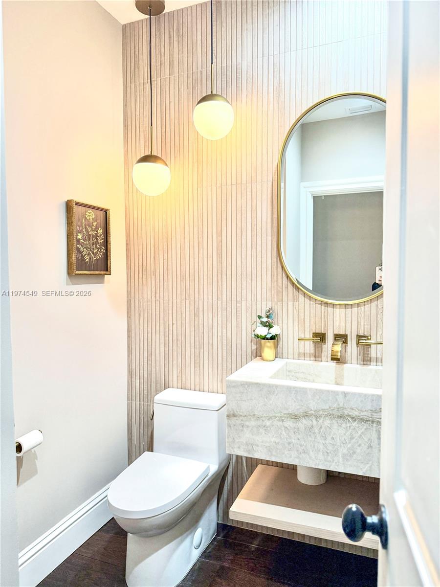 SECTOR 6 - Residential Lease