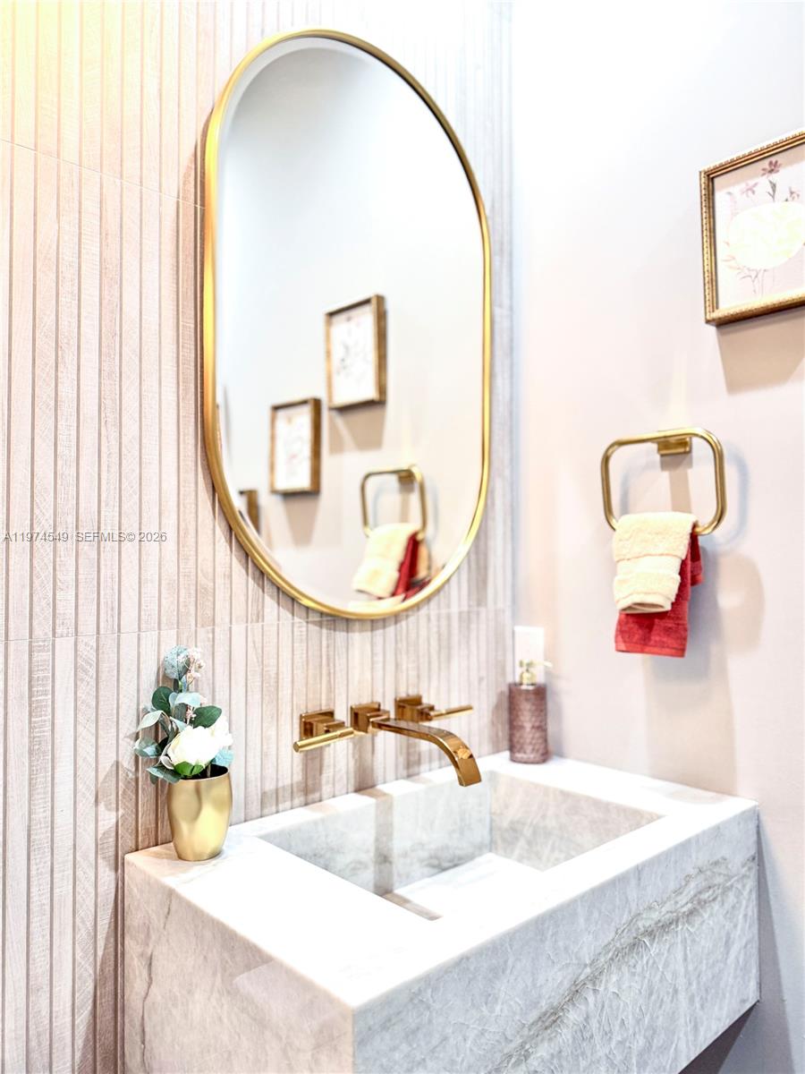 SECTOR 6 - Residential Lease