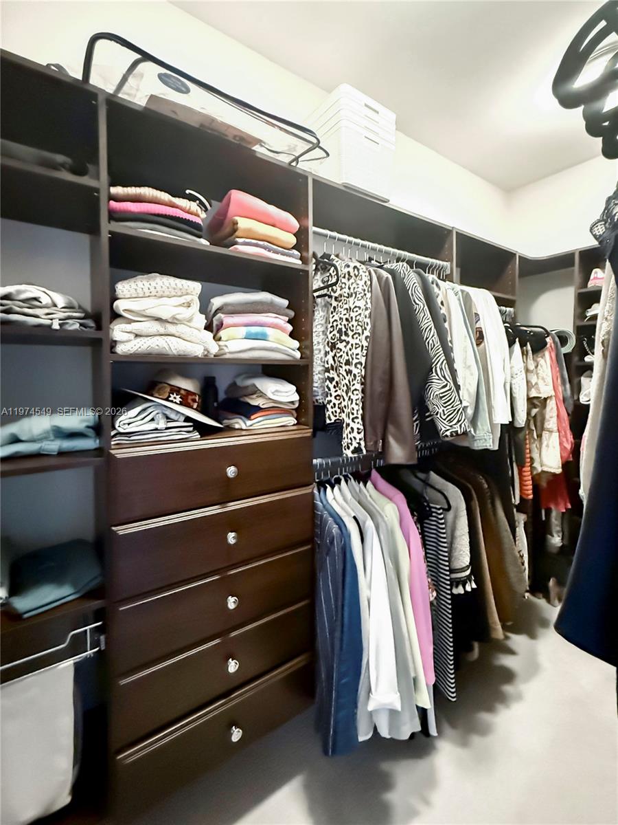 SECTOR 6 - Residential Lease