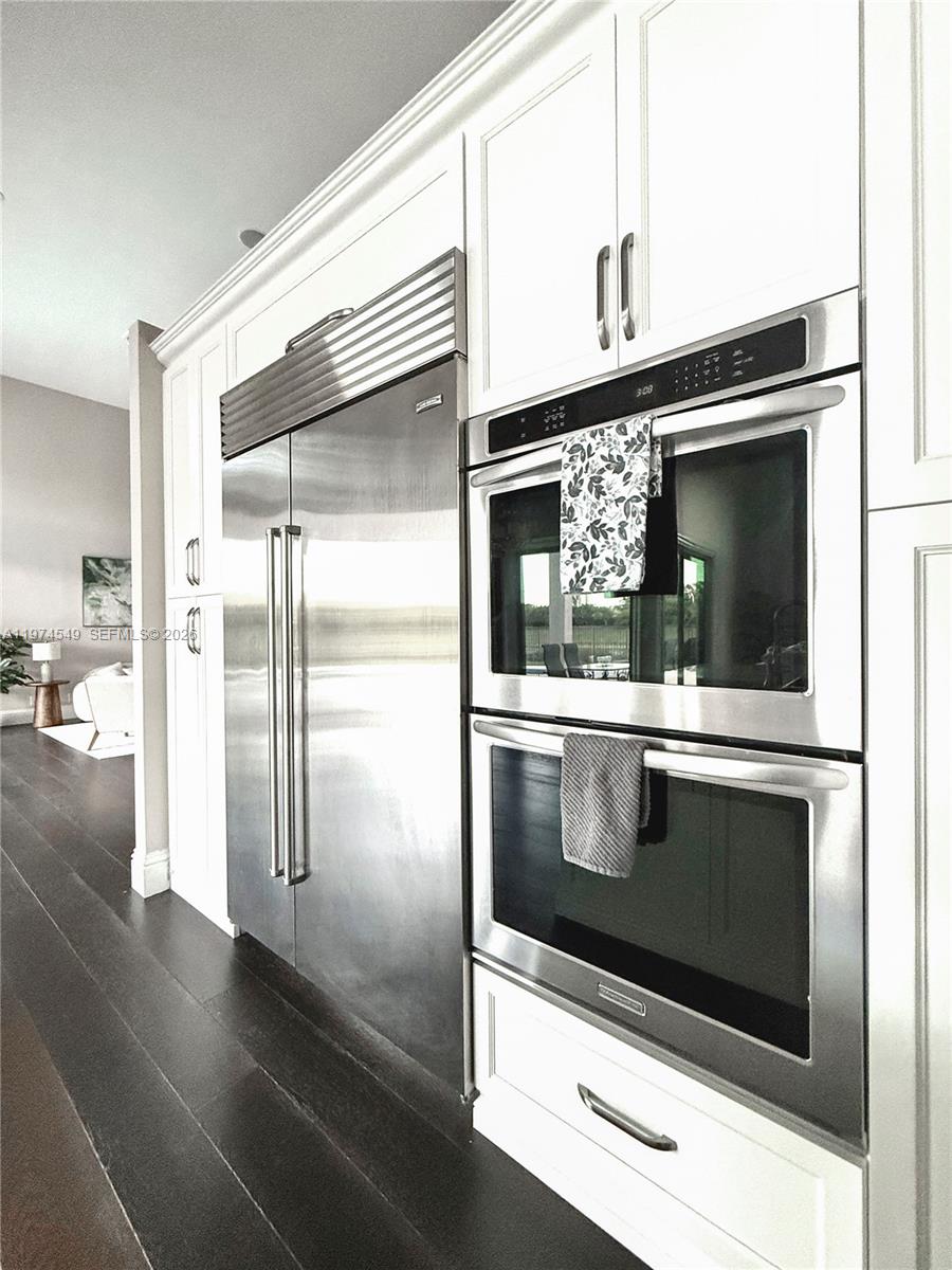 SECTOR 6 - Residential Lease