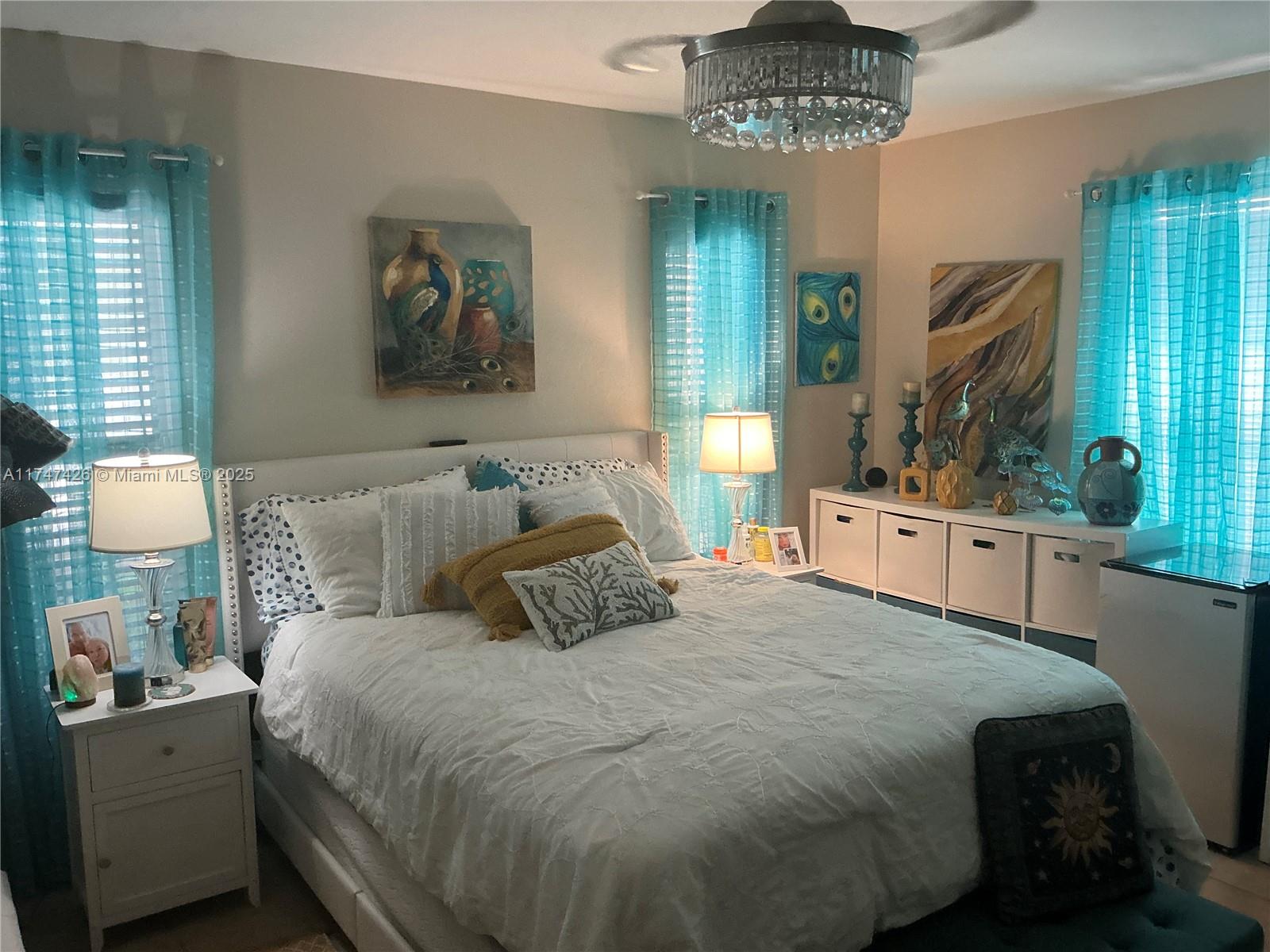 MIRROR LAKES - Residential