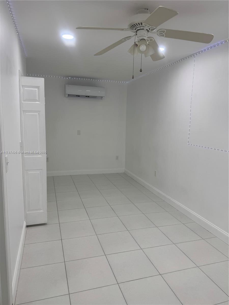 MIRROR LAKES - Residential