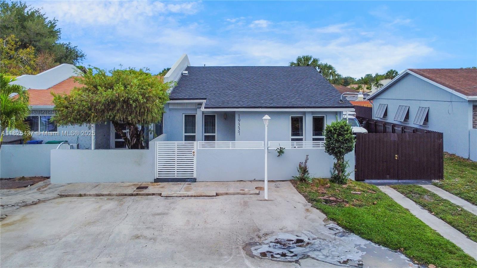 19337 NW 53 PLACE, Miami Gardens, FL, 33055/$465,000 1 19337 NW 53 PLACE