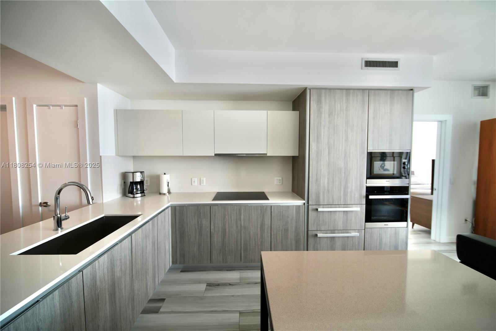 BISCAYNE BEACH CONDO - Residential