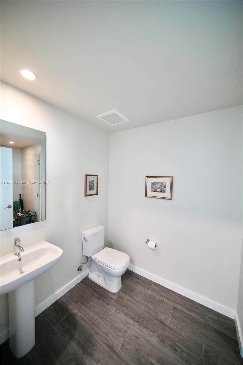 BISCAYNE BEACH CONDO - Residential
