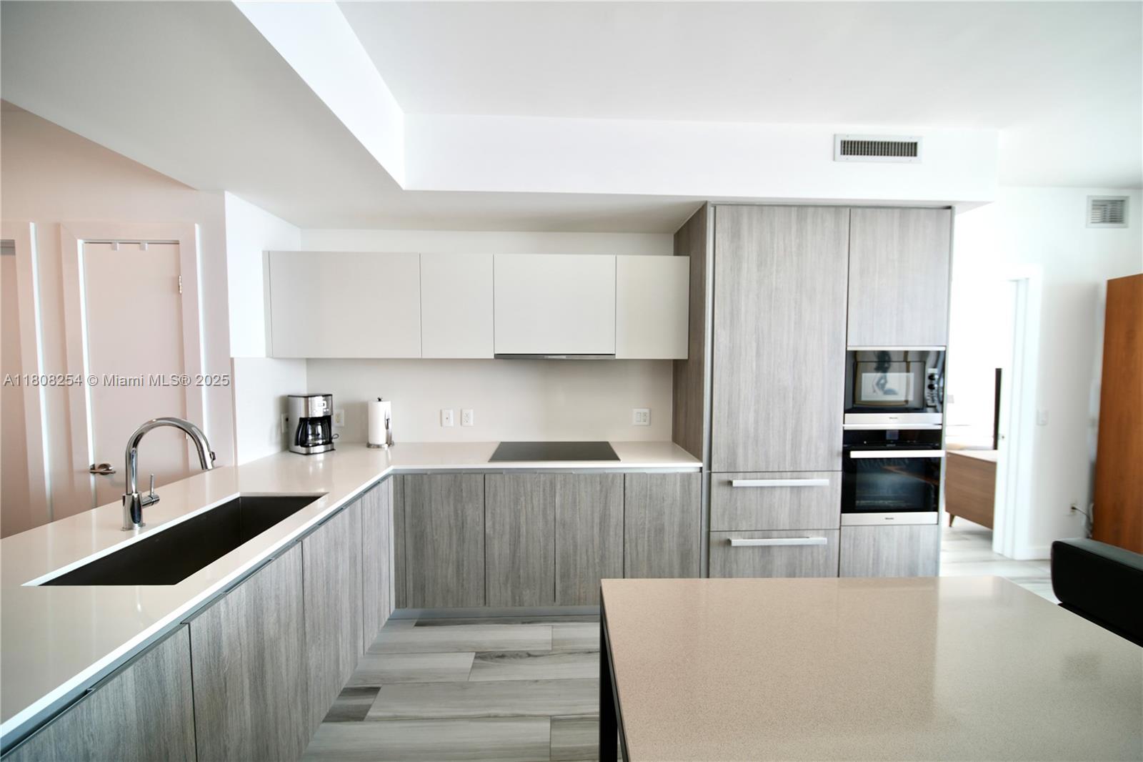 BISCAYNE BEACH CONDO - Residential