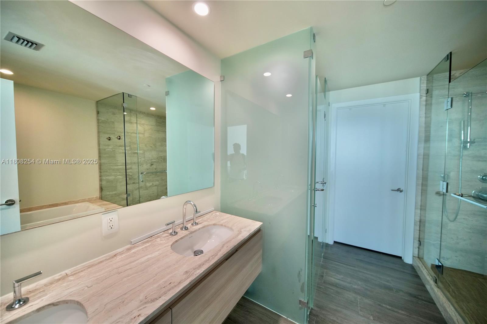 BISCAYNE BEACH CONDO - Residential