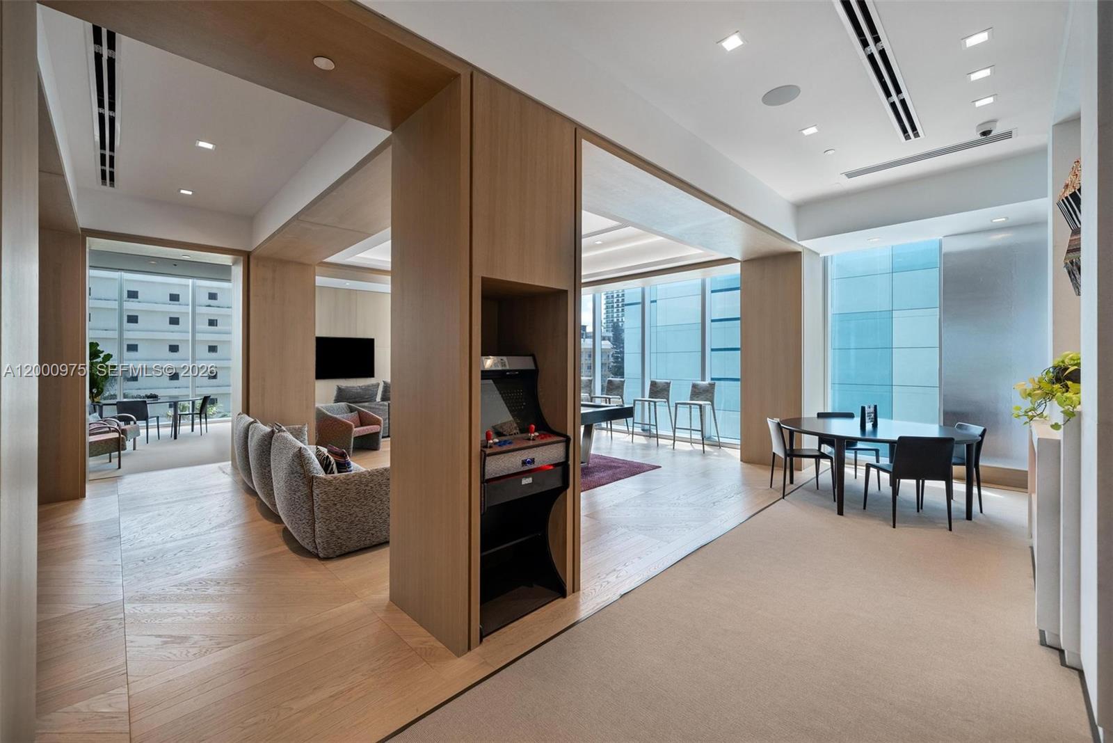 ESCOTTONIA PARK - Residential Lease