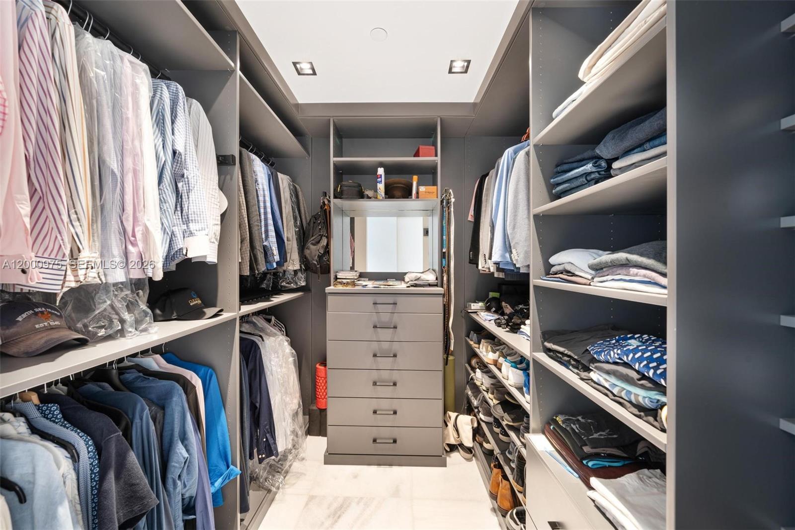 ESCOTTONIA PARK - Residential Lease