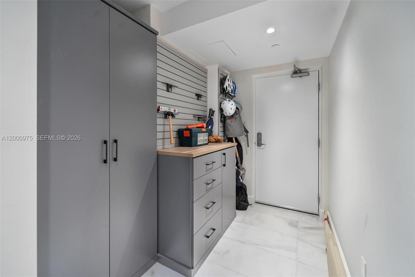 ESCOTTONIA PARK - Residential Lease