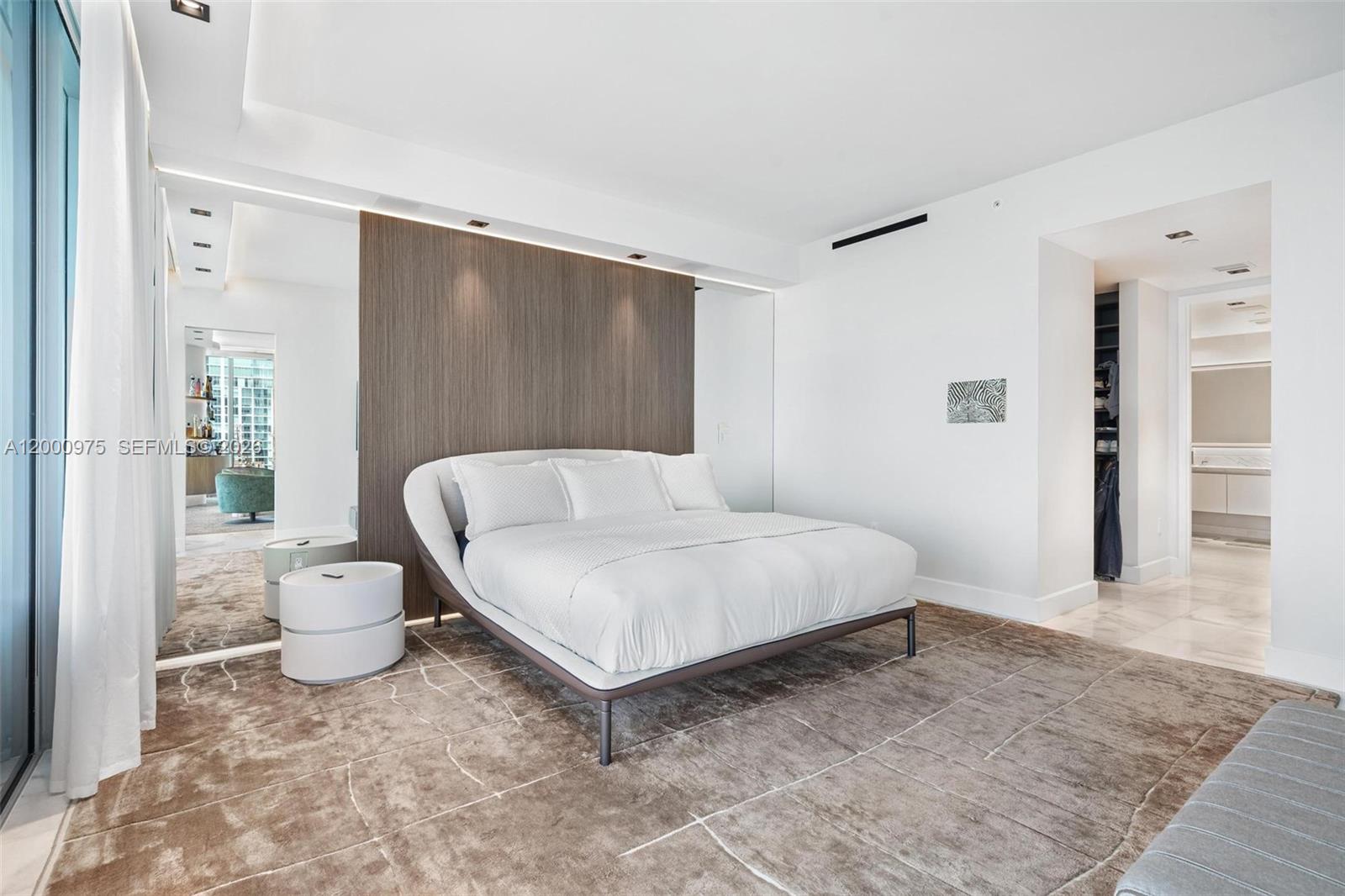 ESCOTTONIA PARK - Residential Lease