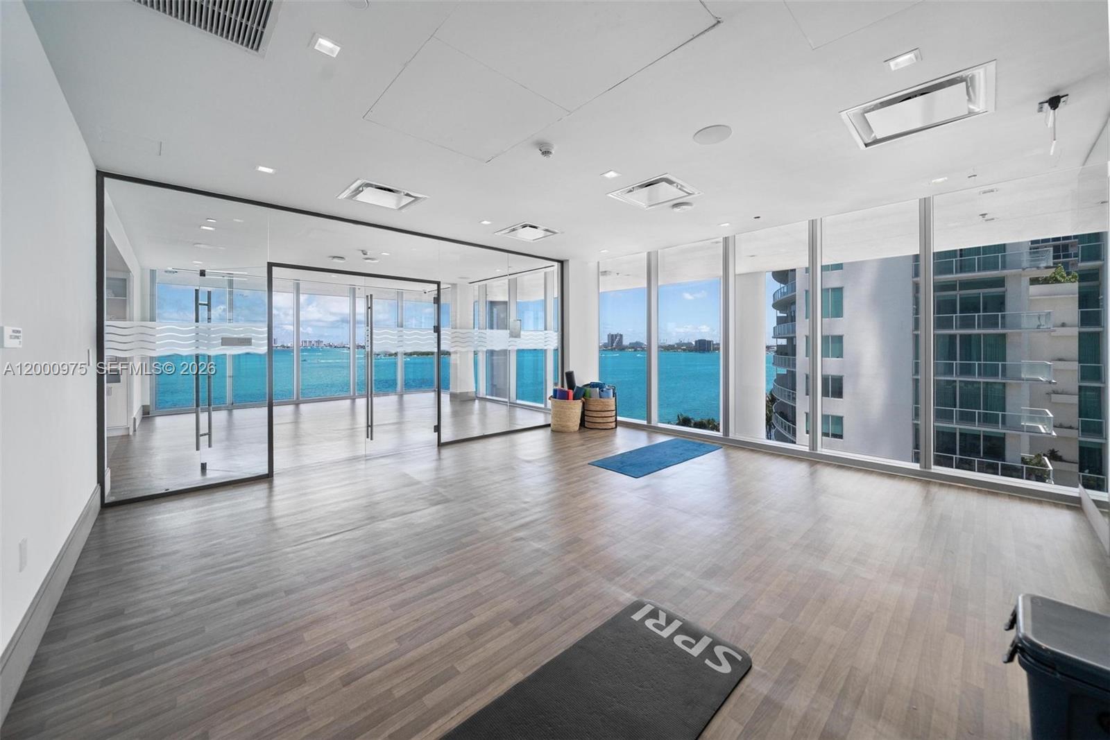 ESCOTTONIA PARK - Residential Lease